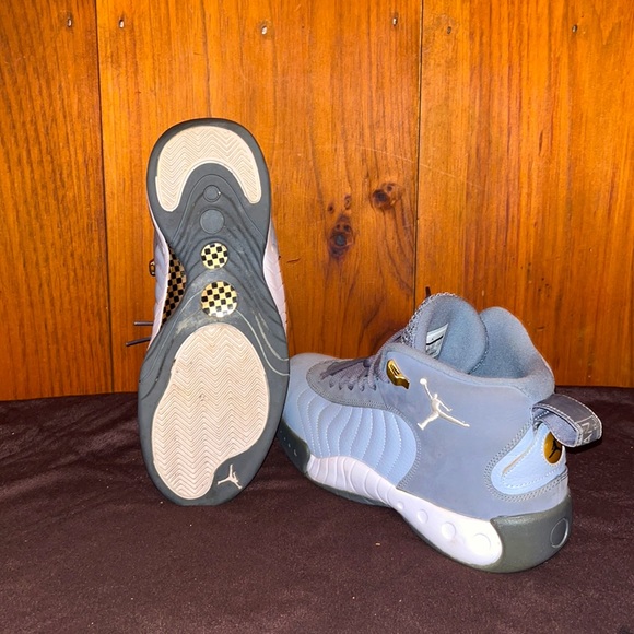 Jordan Sneakers - Picture 3 of 3